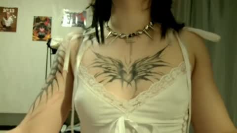 Snapshot of nishazenisek chatting on 28, 5, 2026 Alice online show from 28, 5, 2026