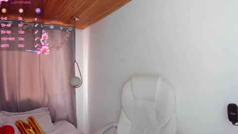 Snapshot of nixiesterling chatting on 17, 5, 2026 Nixie online show from 17, 5, 2026