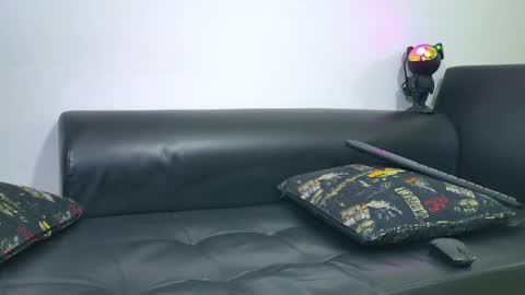 Nicolas Muscle online show from 7, 3, 2025