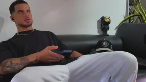 Nicolas Muscle online show from 25, 9, 2025
