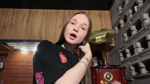 Tears Lora online show from 14, 7, 2026