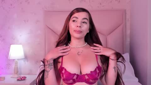   ambarsulliva  online show from 4, 2, 2025