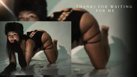 Snapshot of noa_moon chatting on 16, 12, 2025 Noa online show from 16, 12, 2025