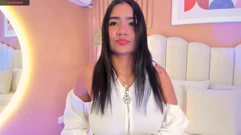 Snapshot of noa_moon chatting on 8, 1, 2026 Noa online show from 8, 1, 2026