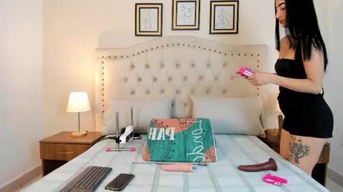 NATHALIA MORENO online show from 5, 6, 2026