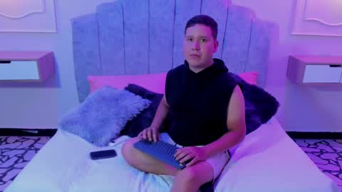 Snapshot of noah_chapman chatting on 17, 10, 2025 NOAH online show from 17, 10, 2025