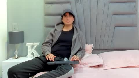 Noah Ferrary online show from 4, 11, 2025