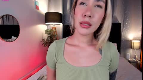 Snapshot of noahandlauren chatting on 3, 3, 2025 . . online show from 3, 3, 2025
