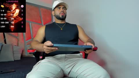 Snapshot of noahcrux chatting on 11, 12, 2024 Noah online show from 11, 12, 2024
