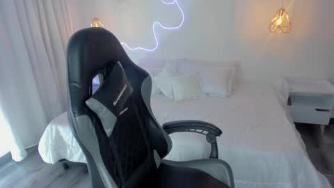 Noah  online show from 3, 11, 2025