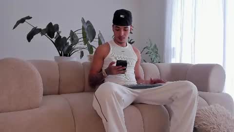 Snapshot of noahdaviss chatting on 1, 7, 2026 noahdaviss online show from 1, 7, 2026