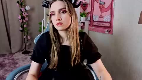Snapshot of nocturnehuntress chatting on 25, 6, 2026 Alice online show from 25, 6, 2026