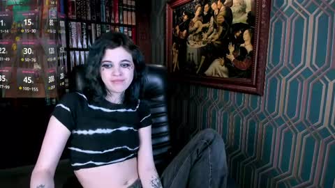 Snapshot of noellegothicshadow chatting on 7, 6, 2026 Elly online show from 7, 6, 2026