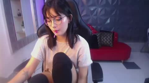 Snapshot of noeva_ chatting on 16, 9, 2025 Noeva online show from 16, 9, 2025
