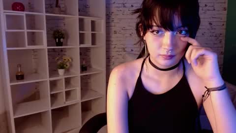 Snapshot of noeva_ chatting on 23, 9, 2025 Noeva online show from 23, 9, 2025