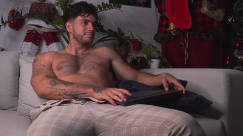 Snapshot of noha_miler chatting on 15, 12, 2024 kevin online show from 15, 12, 2024