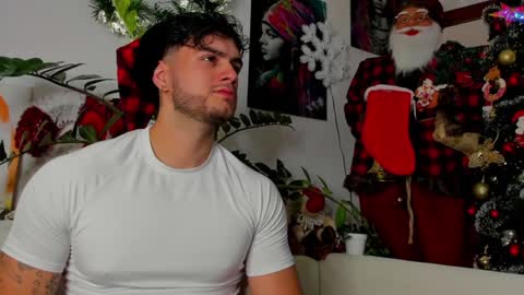 Snapshot of noha_miler chatting on 23, 12, 2024 kevin online show from 23, 12, 2024