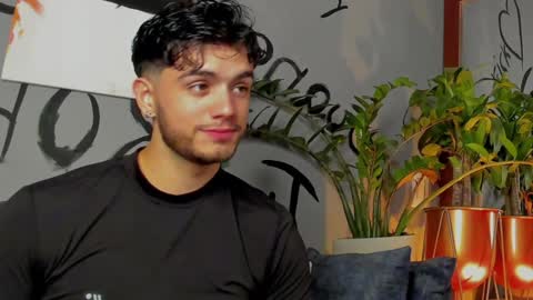 Snapshot of noha_miler chatting on 8, 2, 2025 kevin online show from 8, 2, 2025