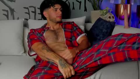 Snapshot of noha_miler chatting on 22, 2, 2025 kevin online show from 22, 2, 2025