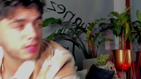 Snapshot of noha_miler chatting on 4, 3, 2025 kevin online show from 4, 3, 2025