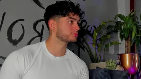 Snapshot of noha_miler chatting on 8, 3, 2025 kevin online show from 8, 3, 2025