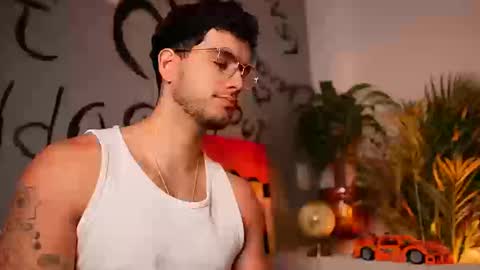 Snapshot of noha_miler chatting on 29, 9, 2025 kevin online show from 29, 9, 2025