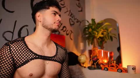 Snapshot of noha_miler chatting on 18, 10, 2025 kevin online show from 18, 10, 2025