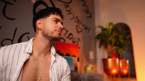 Snapshot of noha_miler chatting on 12, 11, 2025 kevin online show from 12, 11, 2025