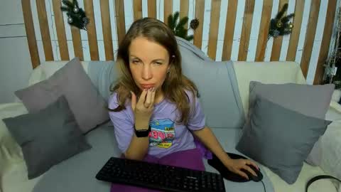 Snapshot of nora_adamss chatting on 25, 12, 2024 Nora online show from 25, 12, 2024