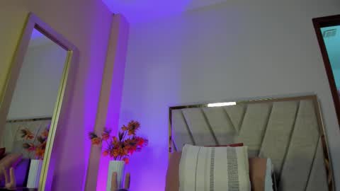 Nora Da Silva online show from 23, 10, 2025