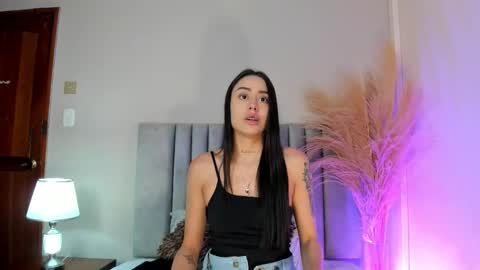 Nora Da Silva online show from 20, 12, 2025
