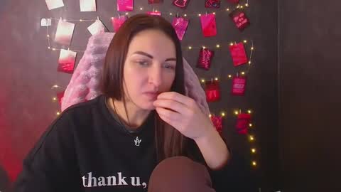 Snapshot of nora_n chatting on 4, 12, 2025 Nora online show from 4, 12, 2025