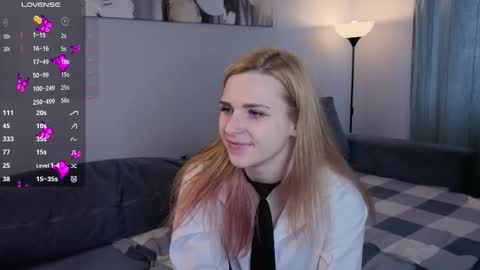 Elina online show from 28, 10, 2025