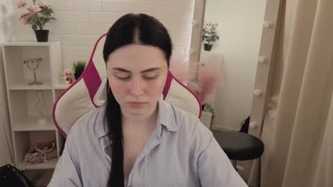 Nora online show from 13, 4, 2026