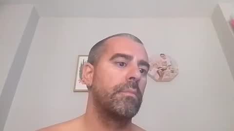 Snapshot of normalito42 chatting on 25, 9, 2025 NORMALITO online show from 25, 9, 2025