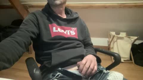 Snapshot of noux69 chatting on 13, 11, 2025 noux69 online show from 13, 11, 2025