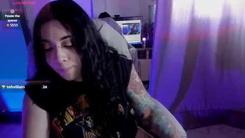 Snapshot of nova_gara chatting on 20, 10, 2025  s online show from 20, 10, 2025