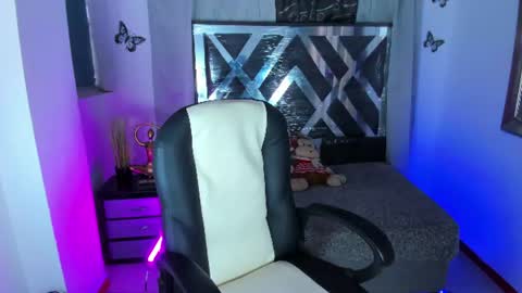 Snapshot of nova_sex1 chatting on 25, 6, 2026 nova online show from 25, 6, 2026