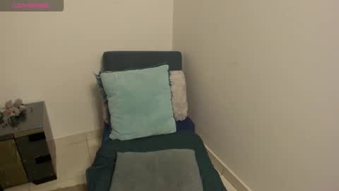 nuit_rose online show from 1, 2, 2026