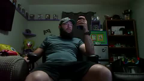 Awwwww Hey Sweetie Pies. Welcome To The Sweetie Pie Lounge. Enjoy The Dad-Cast. SweetCorny Fun-loving Dad Talk. online show from 10, 9, 2025