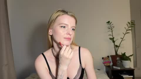 Snapshot of nura_foxx chatting on 14, 6, 2026 nura_foxx online show from 14, 6, 2026