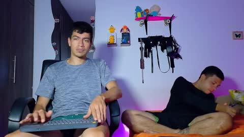 Snapshot of nymphobuddies chatting on 17, 9, 2025 David and Steven Independents online show from 17, 9, 2025