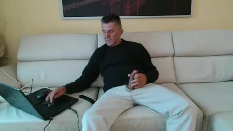 Snapshot of nymphomanboy chatting on 6, 10, 2025 Marc online show from 6, 10, 2025