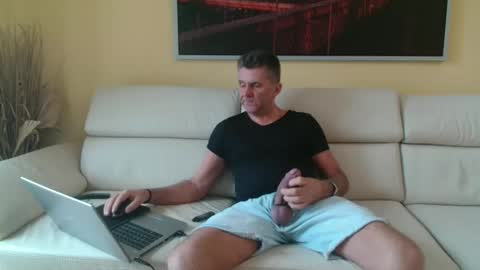 Snapshot of nymphomanboy chatting on 21, 11, 2025 Marc online show from 21, 11, 2025