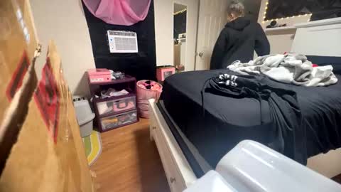 nymphomaticbaby online show from 3, 12, 2025