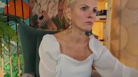 nymphvariety online show from 21, 9, 2025