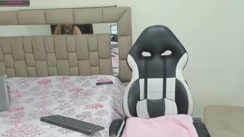 Snapshot of nyomi_browm chatting on 20, 2, 2025 nyomi browm online show from 20, 2, 2025
