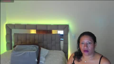 Snapshot of nyomi_browm chatting on 1, 10, 2025 nyomi browm online show from 1, 10, 2025