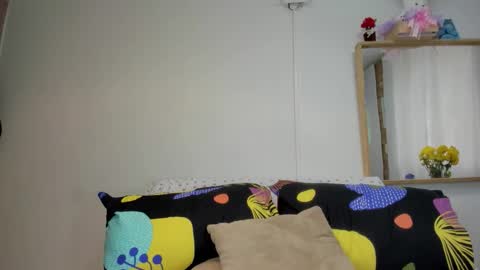 Laura nyu online show from 27, 10, 2025