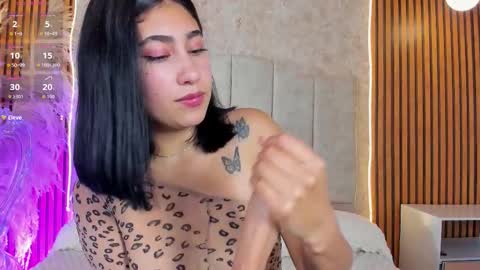 Snapshot of oasisensier chatting on 30, 10, 2025 MAILY  online show from 30, 10, 2025